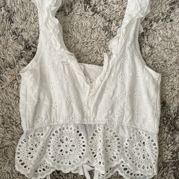 GYPSY SURF WHITE CROP TOP  EYELIT RUFFLES PEPLUM. NWT. SZ SMALL - Picture 6 of 6